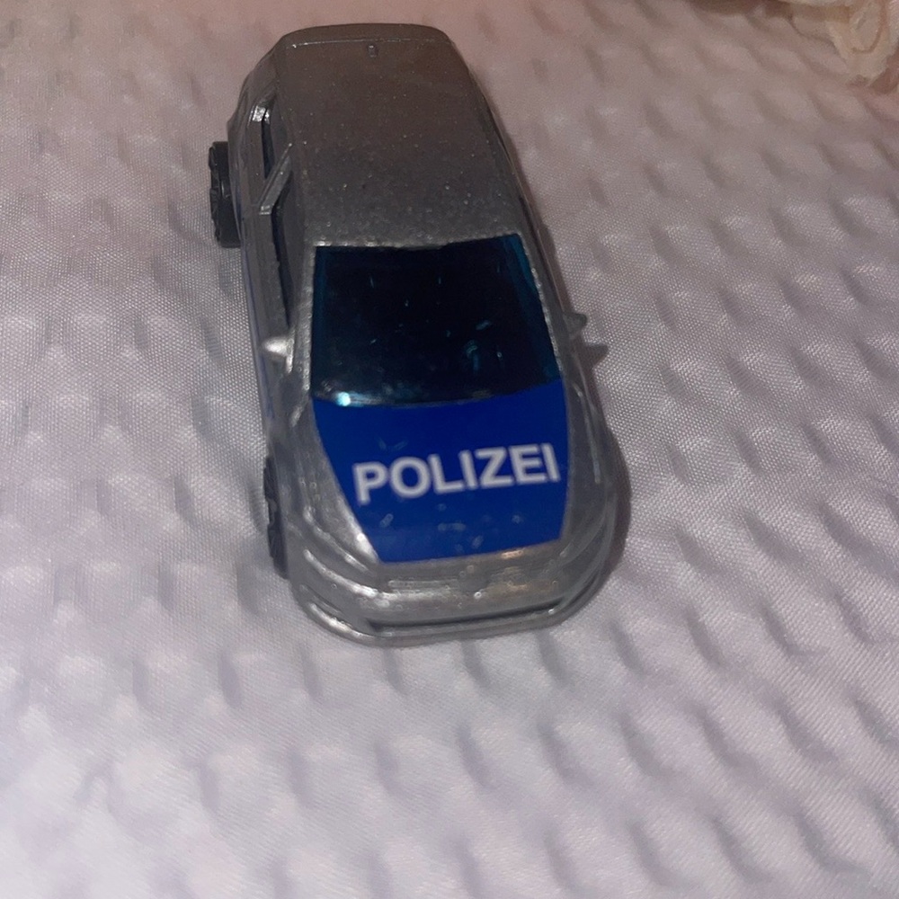 Hot Wheels 2016 Volkswagen Golf MK7 Police Series Polizei 2.5” Inches - Picture 2 of 5